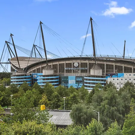 Modern Spacious 2Bedroom Apartment Great! Location By Etihad Mancity Stadium& Coop Live Arena-3